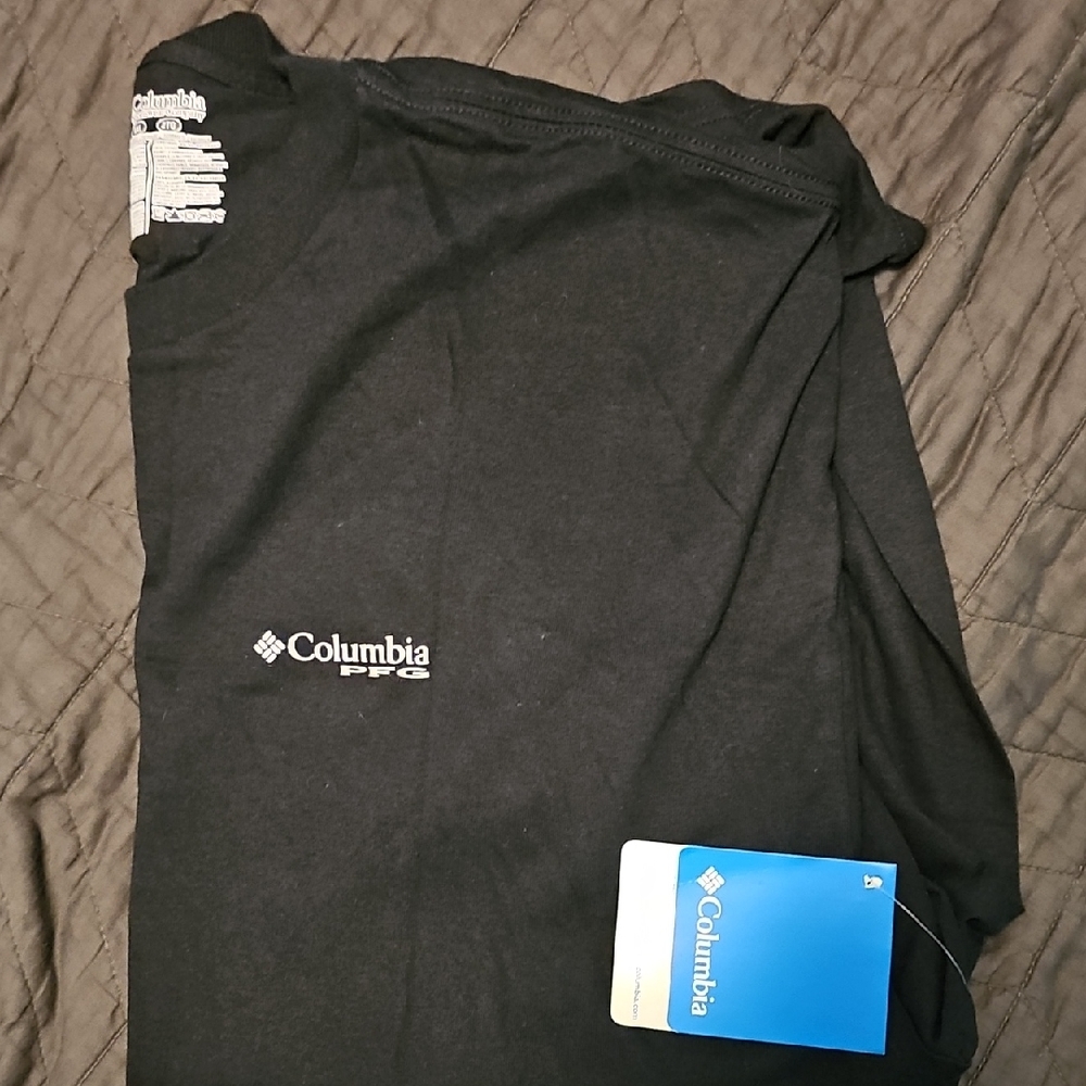 Columbia Black Long Sleeve Tee for Everyday Comfort